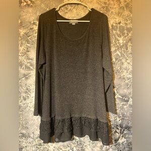 Belle by belldini long sleeve dark gray & black ruffle hem stretchy tunic top 2X